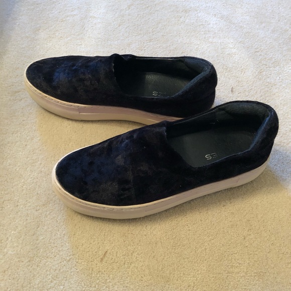 J/Slides velvet black -size 7-7.5 - Picture 3 of 4